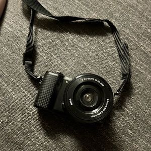 Sony a5000 with Sony selp1650